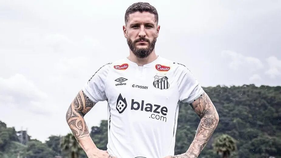 Santos rescinde contrato de Zé Rafael e meia deixa a Vila Belmiro