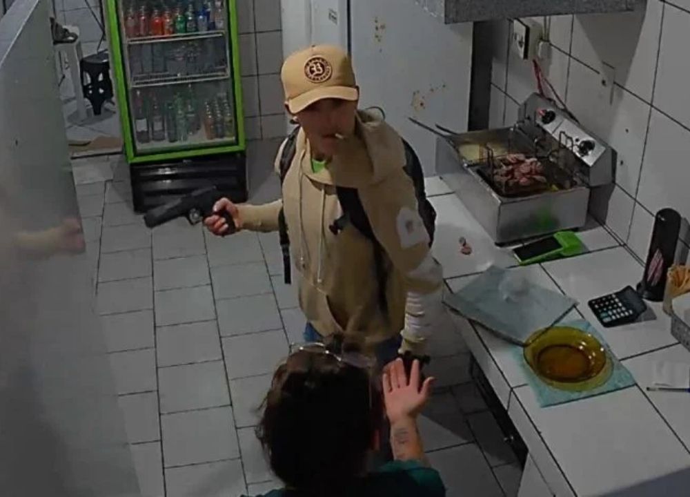 Suspeito de assaltar cozinheira em drive-in morre em confronto com a ROTAM