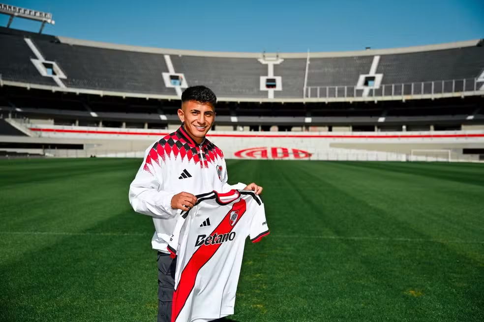 Almada explica por que escolheu o River Plate em vez do Flamengo
