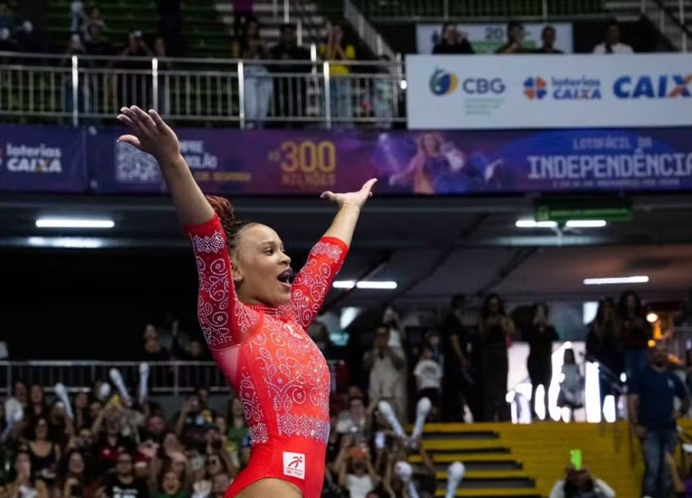 Após 2 anos, Rebeca Andrade volta a disputar etapa da Copa do Mundo