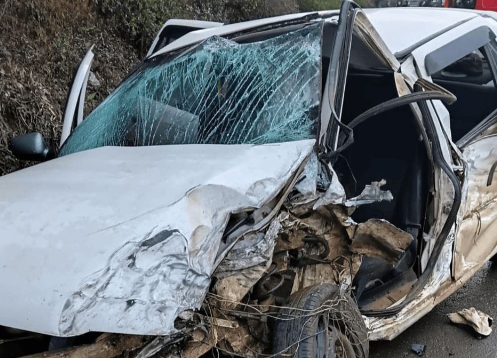 Bebê de 6 meses morre em acidente entre carro e carreta na BR-470 em SC