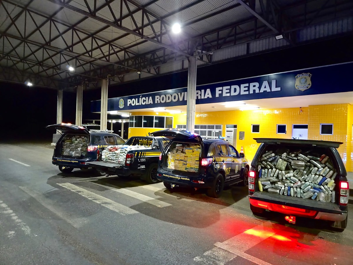 Caminhoneiro é preso com duas toneladas de drogas na BR-070