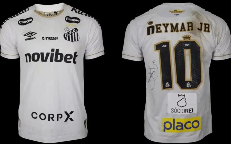 Camisa usada por Neymar em jogo do Santos é leiloada