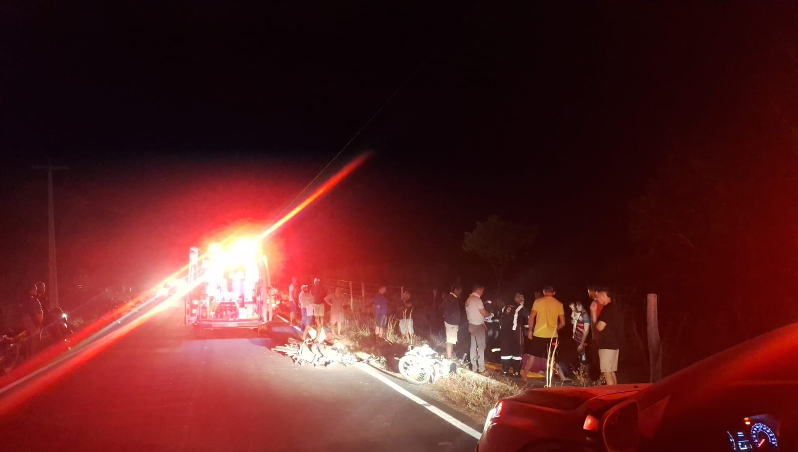 Colisão entre duas motocicletas deixa cinco pessoas feridas na PI-236