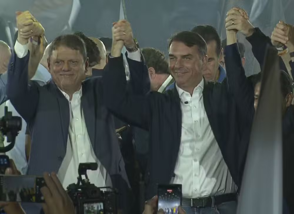 Com presença de Flávio Bolsonaro, Republicanos lança Tarcísio de Freitas como candidato ao governo de São Paulo