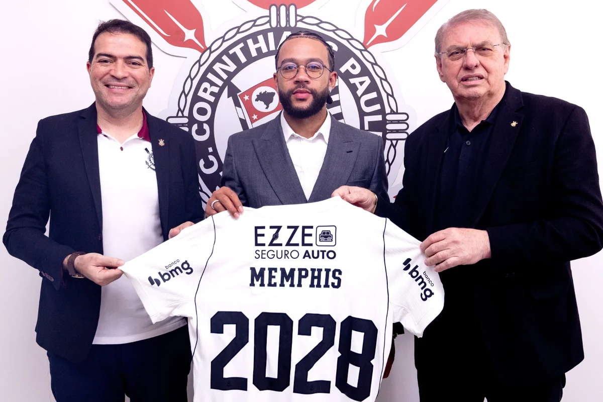 Corinthians oficializa renovação com Memphis Depay até 2028
