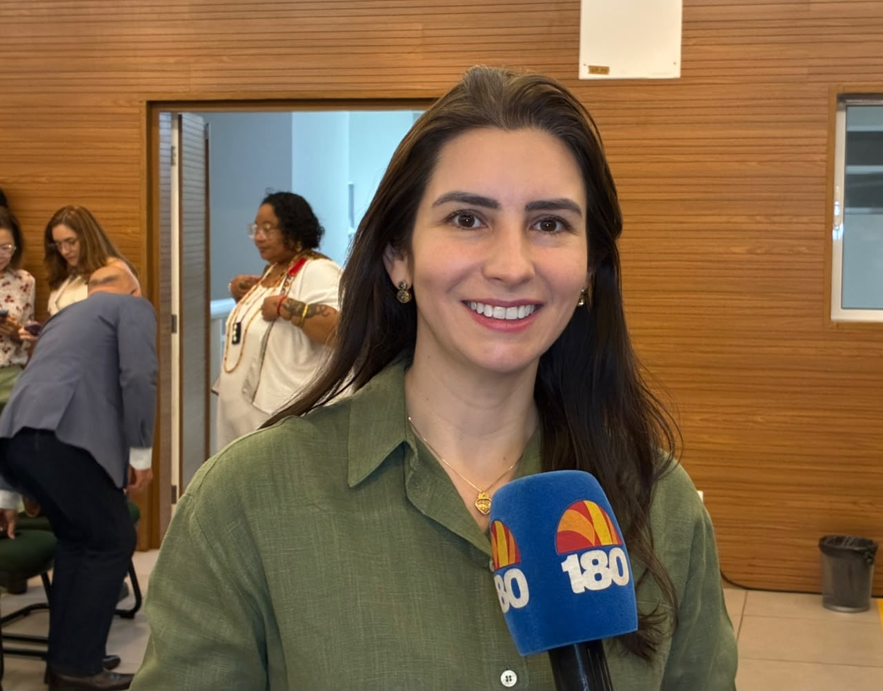 diretora de Proteção à Mulher e aos Grupos Vulneráveis, delegada Bruna Fontenele