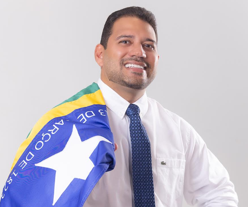 Dr. Thales Coelho inicia campanha à reeleição com adesivaço à 0h01 em Picos