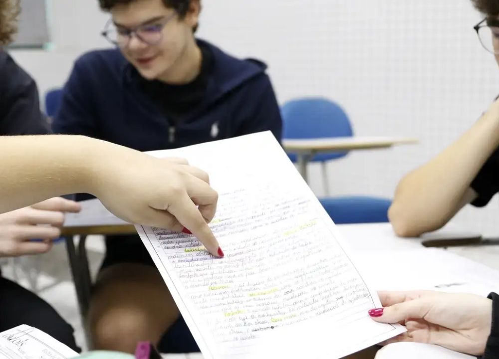 Encceja 2026: alunos já podem consultar cartilha de redação