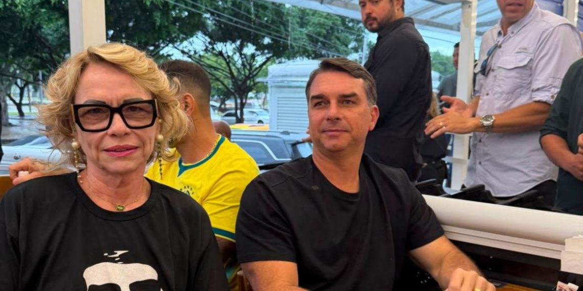 Flávio Bolsonaro manda recado aos prefeitos ‘traidores’: não terão apoio à reeleição