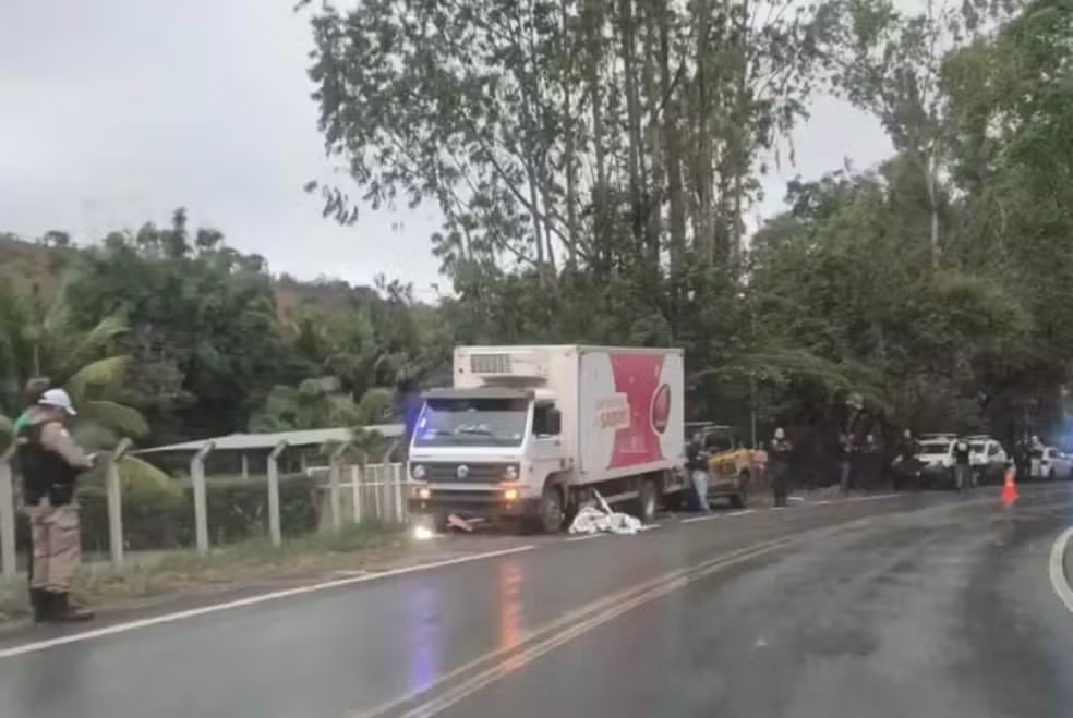 Guarda Municipal de Ubá morre em acidente entre moto e caminhão