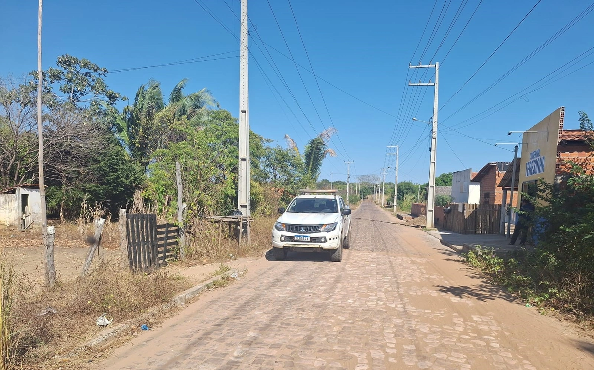 Homem é encontrado morto com ferimento no pescoço após confusão com ex-companheira