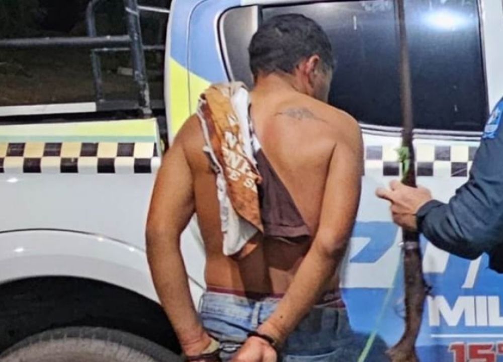 Homem é preso após ameaçar moradores com arma de fogo Buriti dos Montes (PI)