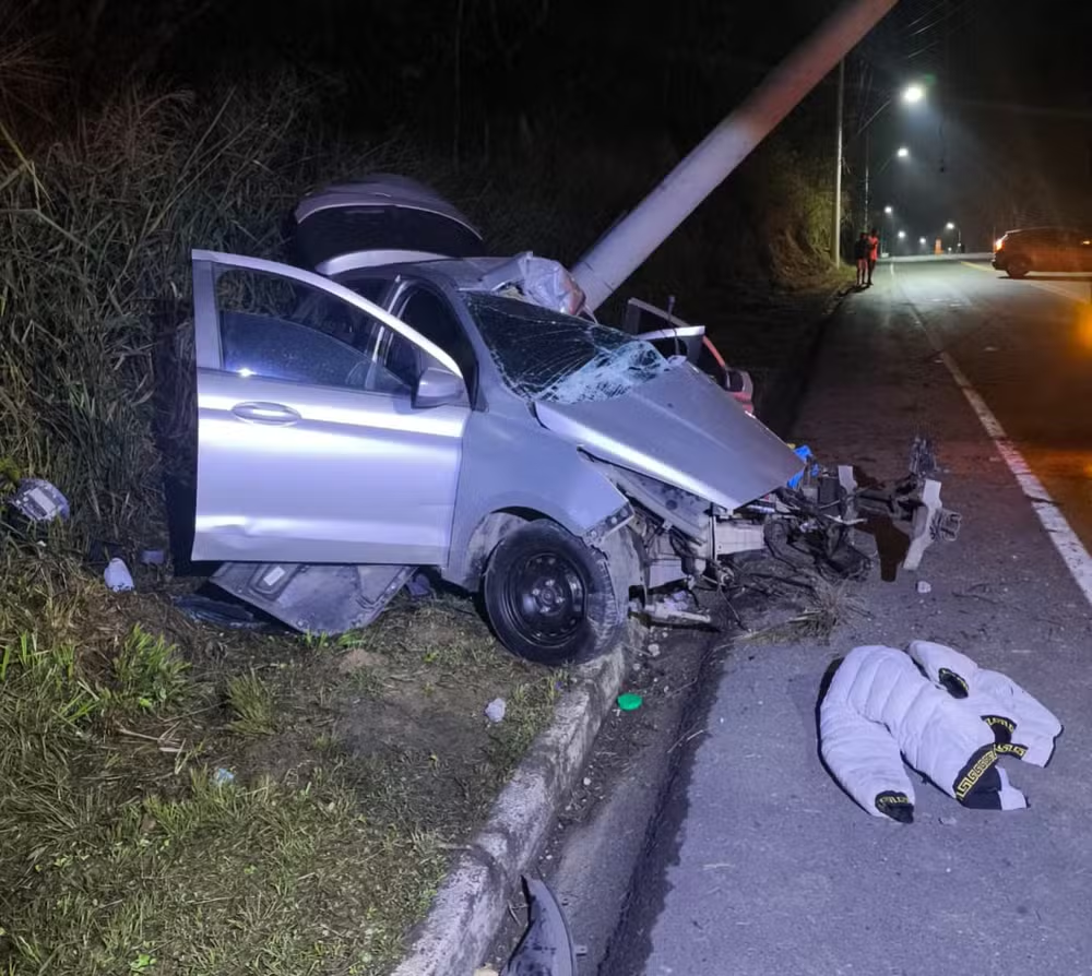 Homem morre ao bater em poste durante perseguição na RJ-145, em Piraí