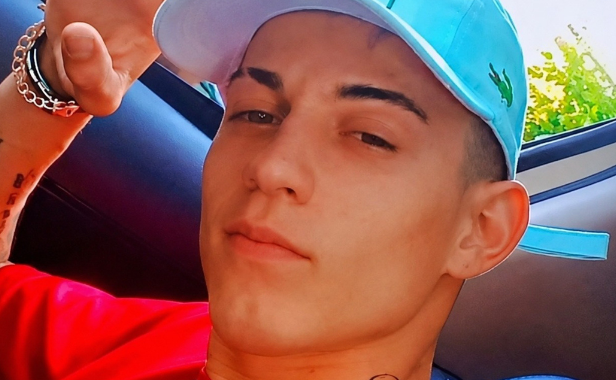 Jovem de 23 anos é perseguido e morto a tiros