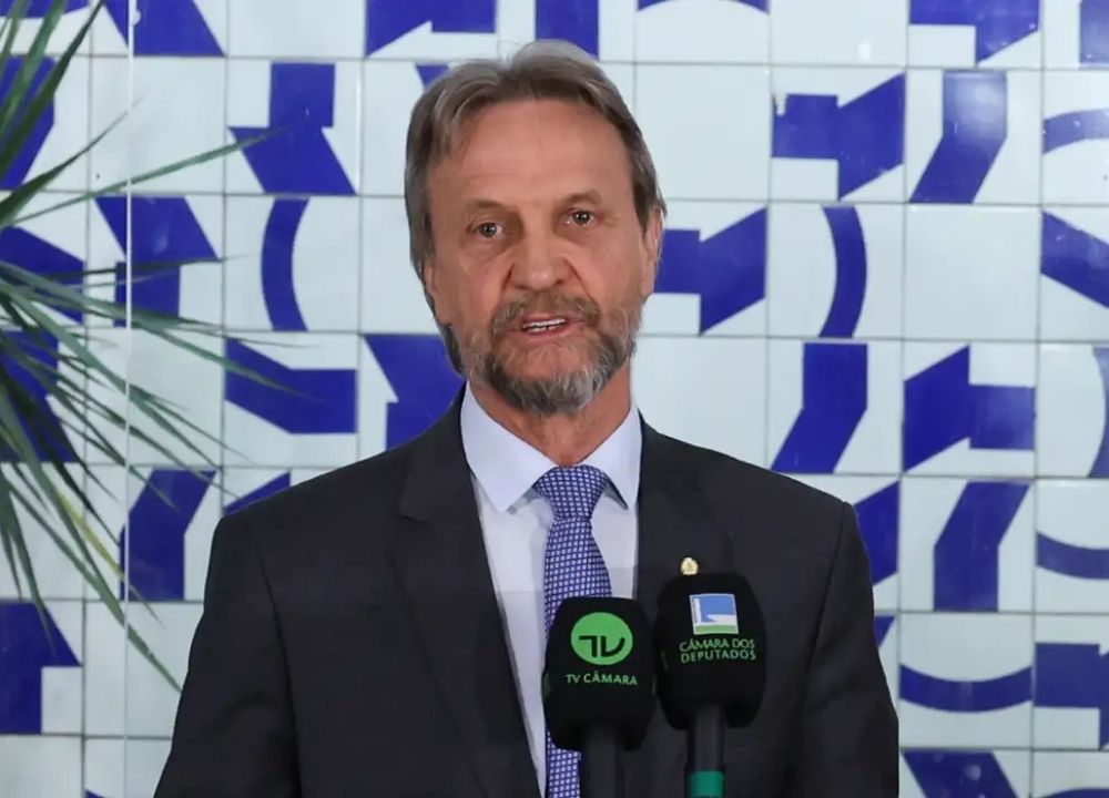 Líder do PT passa mal e Câmara suspende votações