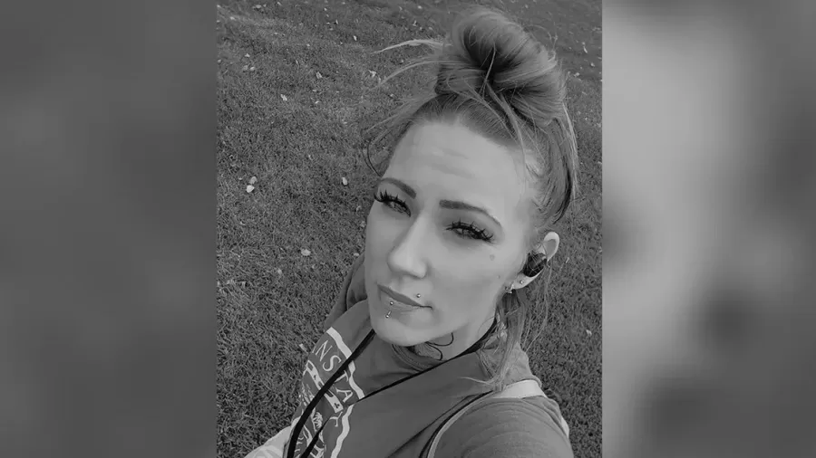 Mãe volta à casa em chamas e morre ao salvar filha de 3 anos