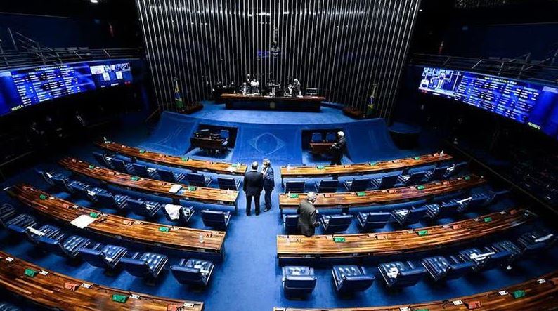 Mesmo com pressão do governo, PEC do fim da escala 6x1 só deve ser votada no Senado após as eleições