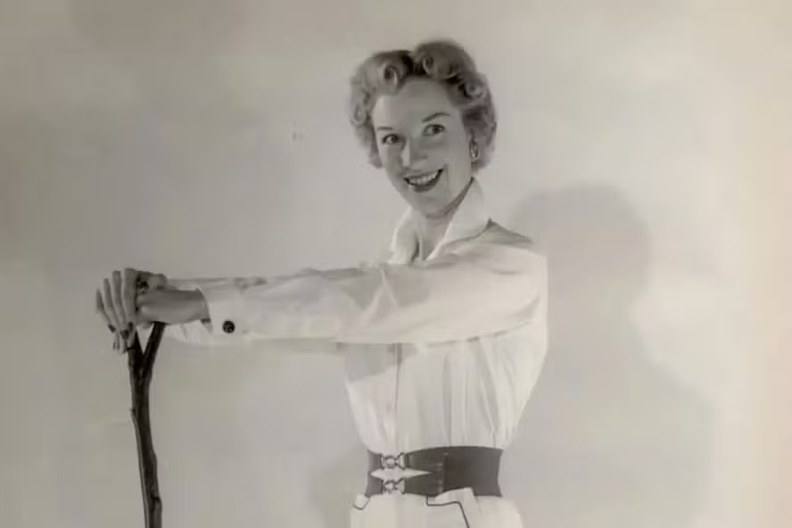 Morre aos 99 anos artista considerada dona da carreira mais longa da história da TV britânica
