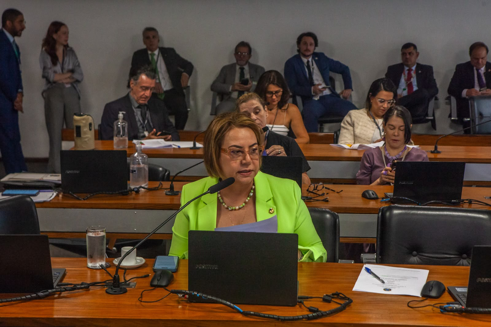 Na Semana do Estudante, senadora Jussara Lima destaca projeto que amplia acesso ao transporte escolar