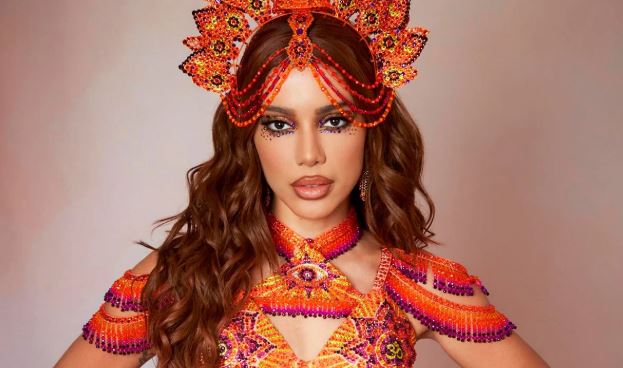 Novo reinado à vista! Anitta surge com camisa da Grande Rio em meio a rumores de ser a nova rainha de bateria