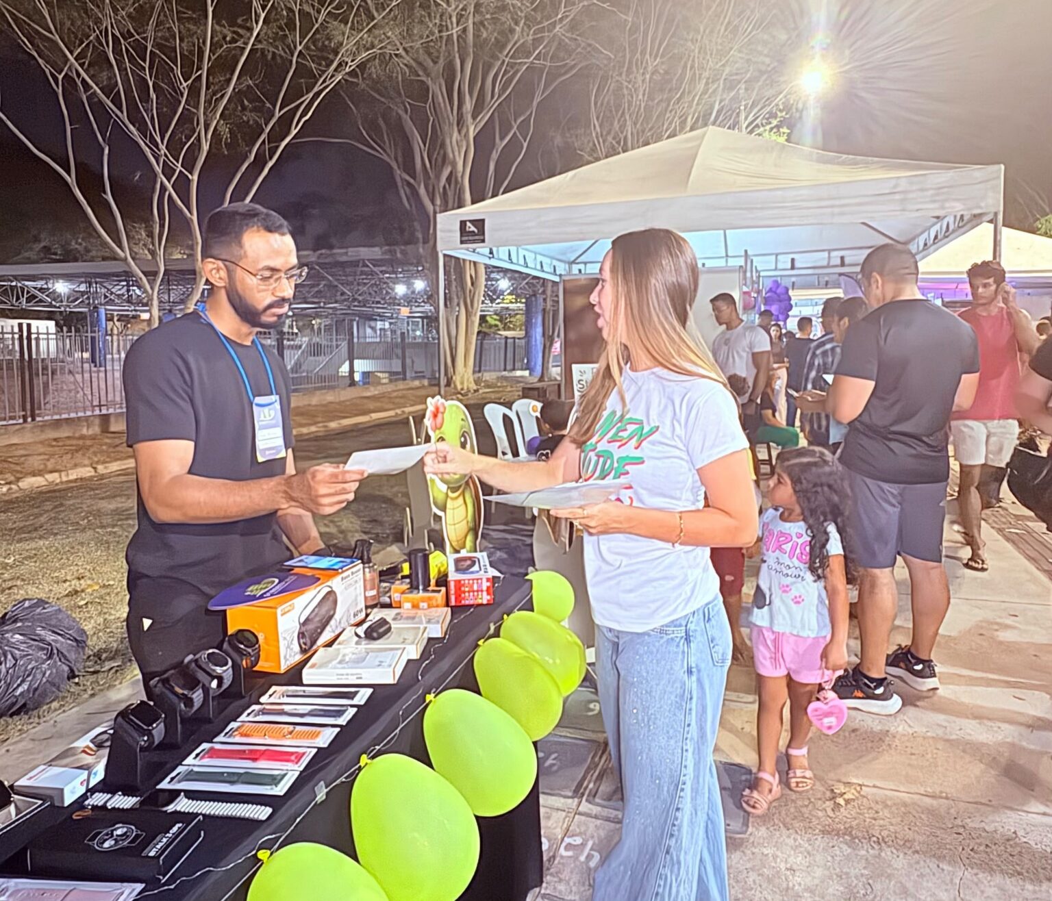 SEMJUV participa de feira voltada ao jovem empreendedor