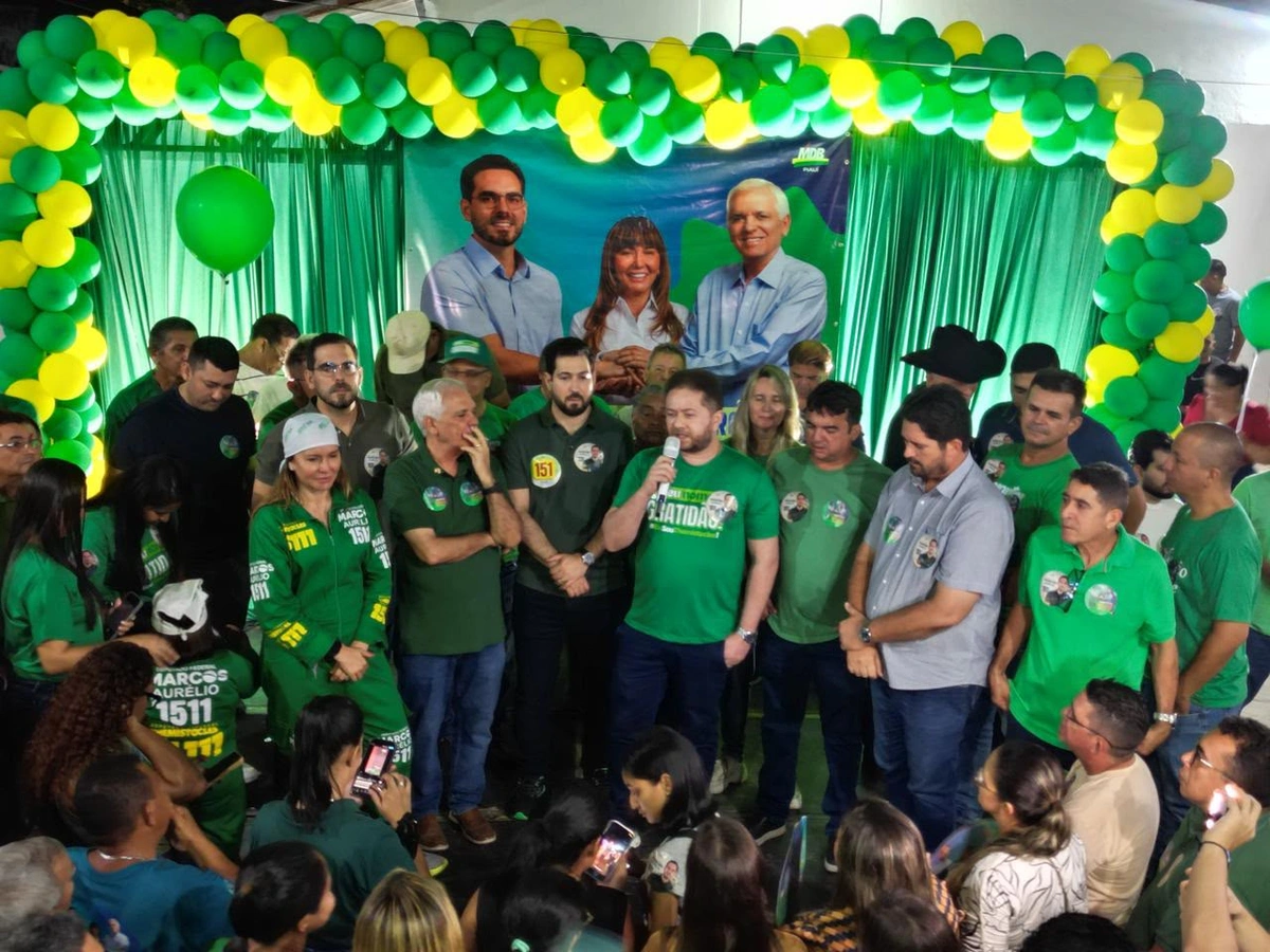 Themístocles Filho e Marcos Aurélio iniciam campanha com adesivaço em Esperantina