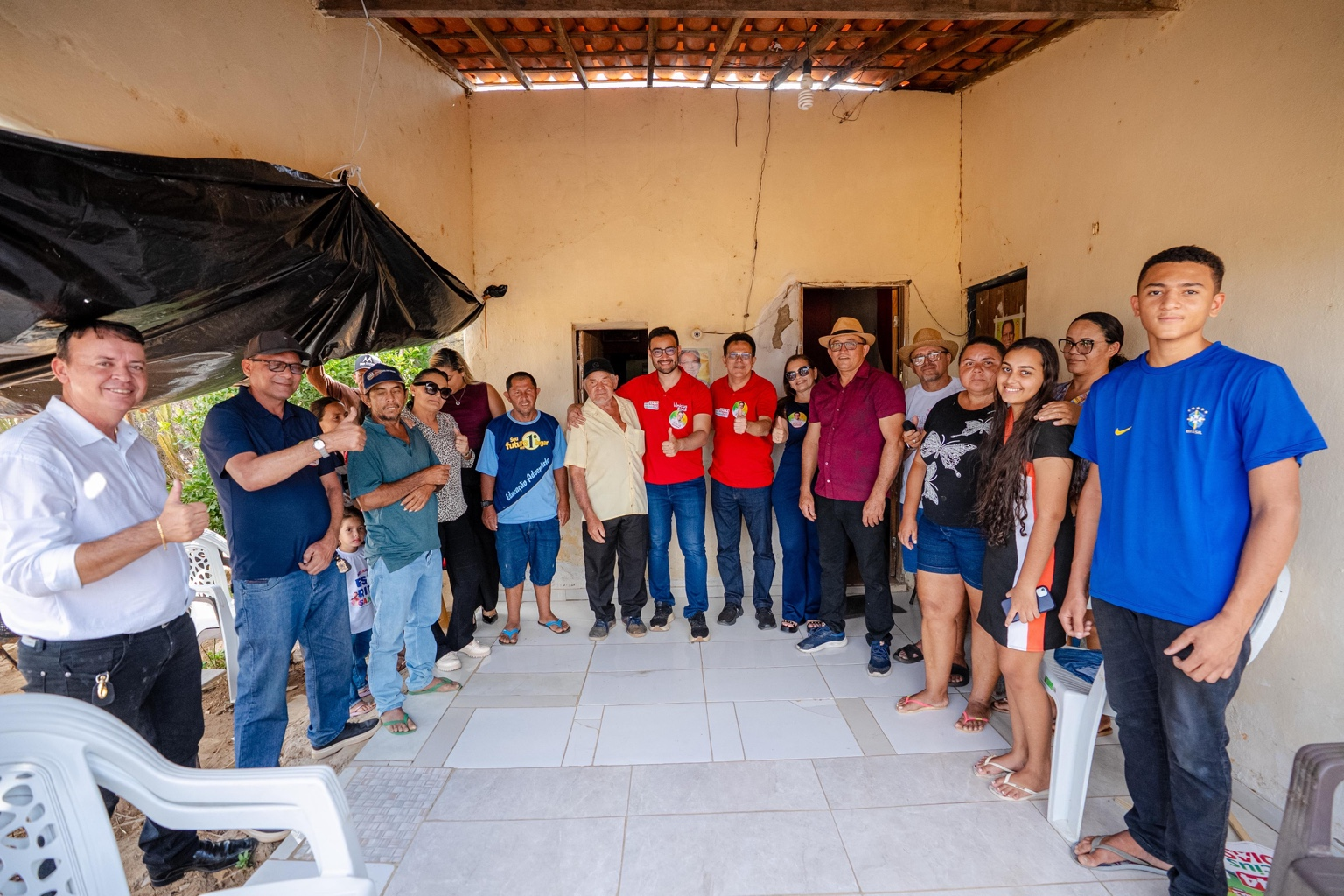 Vinícius Dias encerra agenda em Jacobina ao lado de Zé Santana e dialoga com moradores