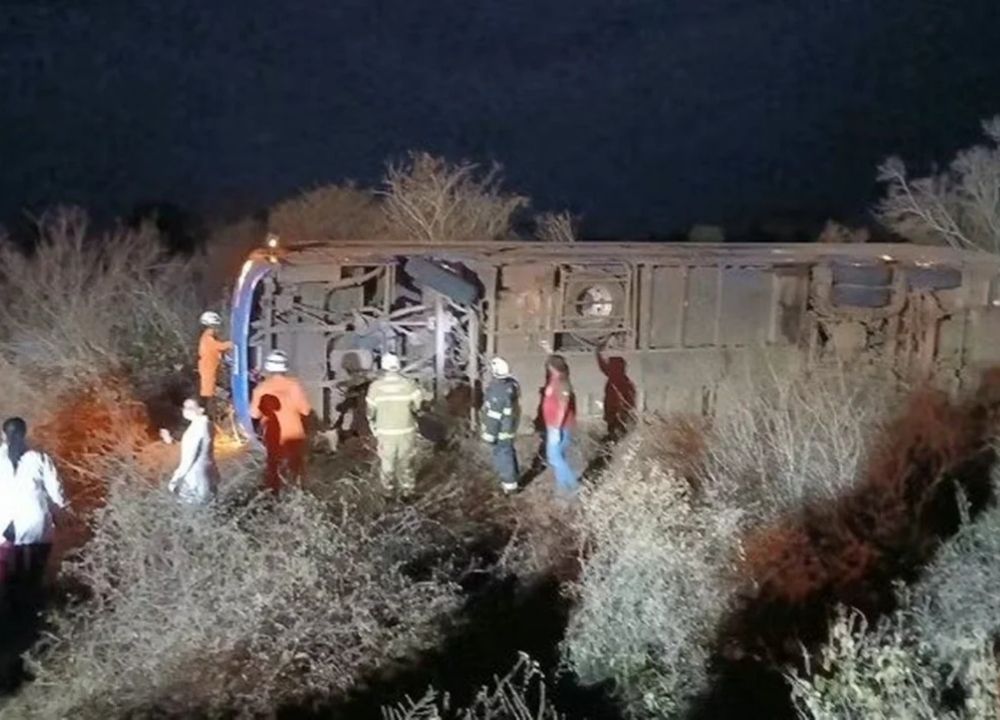 Acidente com ônibus deixa ao menos 7 mortos na Bahia
