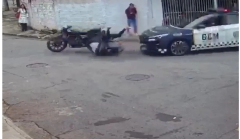 Adolescente de 16 anos morre após ser atingido por viatura da GCM em perseguição a moto roubada