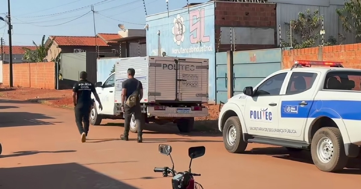 Adolescente é morto a tiros dentro de casa enquanto dormia ao lado da irmã