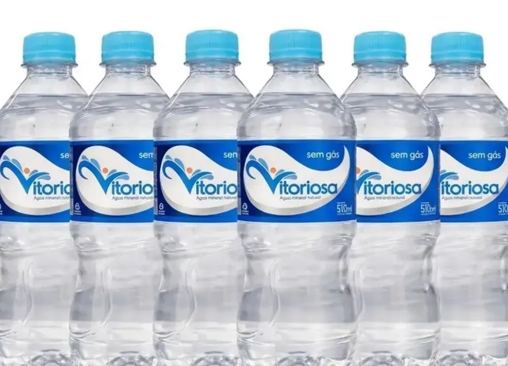 Anvisa interdita água mineral da marca Vitoriosa por conter coliformes
