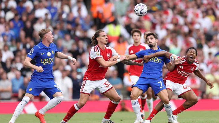 Atual campeão, Arsenal derrota o Chelsea na Premier League