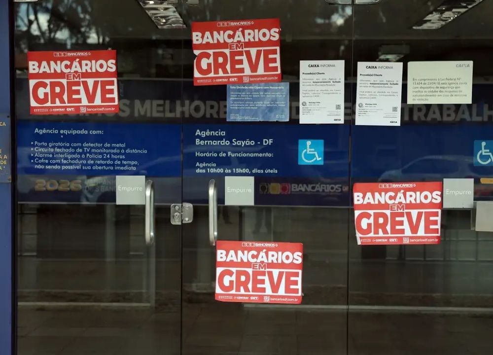 Bancários rejeitam proposta da Caixa e mantêm greve nacional