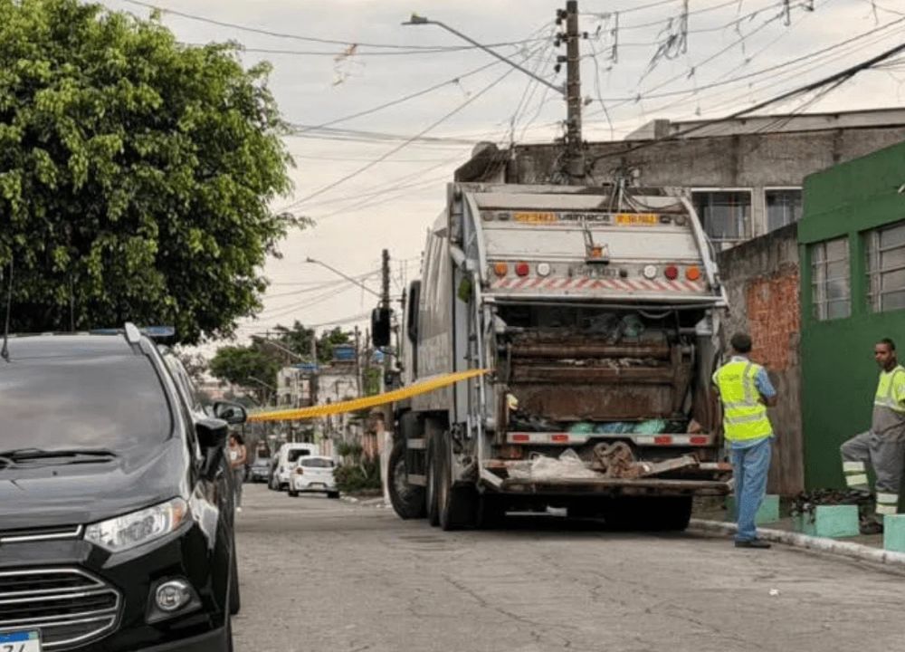 Bebê é encontrado morto dentro de saco plástico em caminhão de lixo