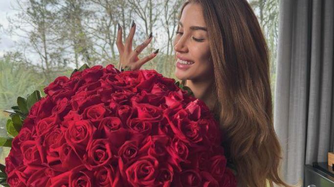 Bianca Andrade aparece de aliança nas redes