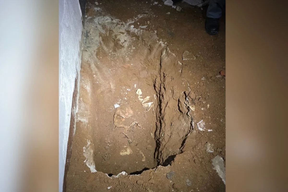Casal mata mulher, enterra corpo dentro de casa e fica com filho da vítima