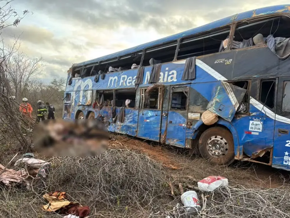 Criança de 2 anos que voltava para Palmas com a mãe morre após acidente de ônibus na Bahia