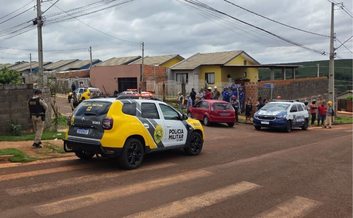 Criança de 8 anos morre após ser atacada por pitbull da própria família enquanto brincava em casa
