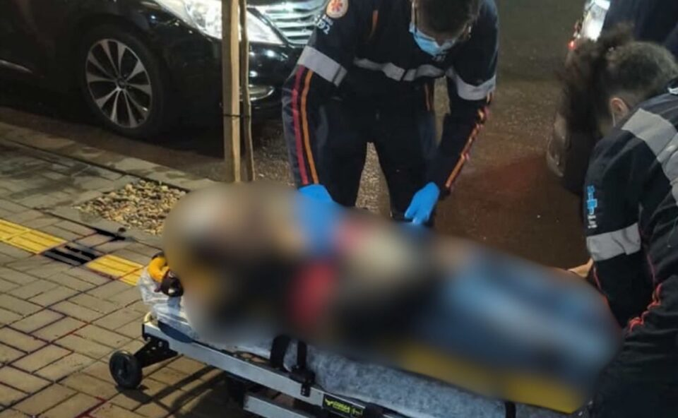 Discussão em frente a conveniência termina com jovem de 22 anos vítima de homicídio