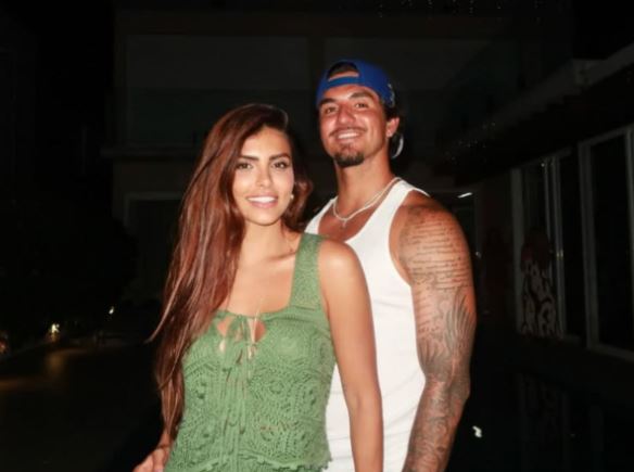 Esposa de Gabriel Medina conta mania inusitada do surfista