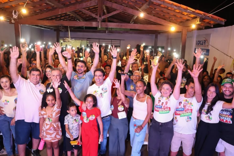 Flávio Júnior participa de reunião com apoiadores ao lado de Flávio Nogueira em Floriano