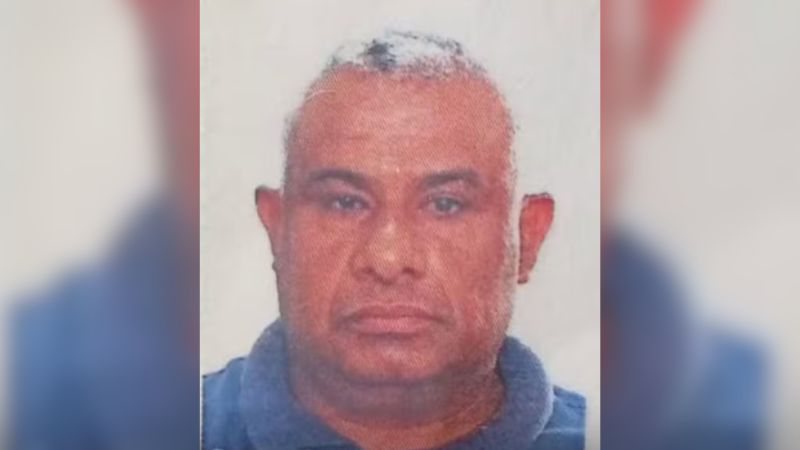 Gari morre após cair de caminhão de coleta e ser atingido pelo próprio veículo