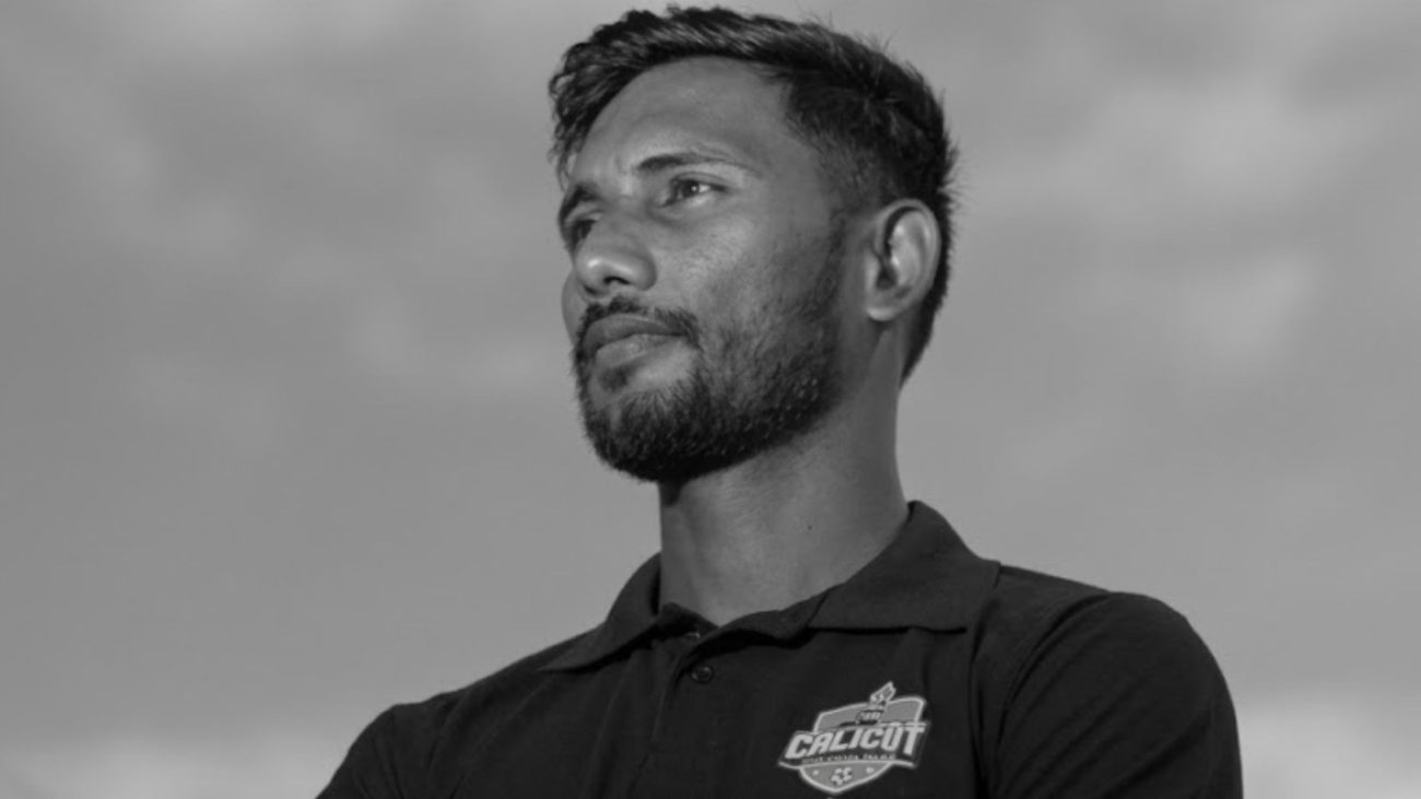 Jogador de 29 anos morre em acidente de moto e deixa clube de luto