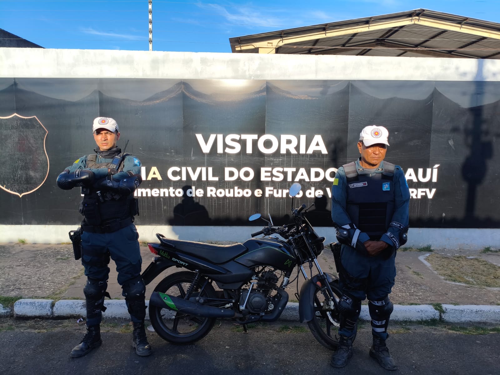 Motocicleta furtada em São Paulo é recuperada pelo BPTRAN na zona Sul de Teresina