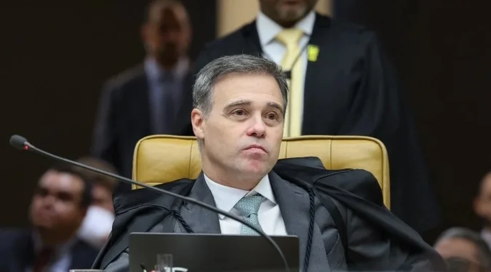 Pastores questionam Mendonça sobre conciliar cargo no STF com função de pastor adjunto