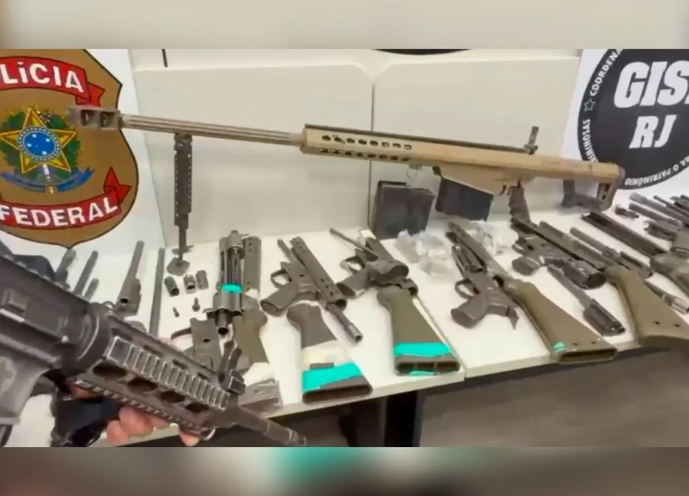 PF e PRF acham arsenal com fuzil .50 em caminhão interceptado