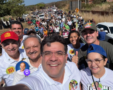 Rafael Fonteles visita cidades do Piauí e participa de motociata em Pedro II