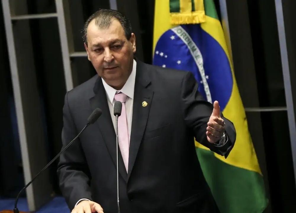 Relator da CCJ rejeita emendas da oposição que buscavam manter 6x1