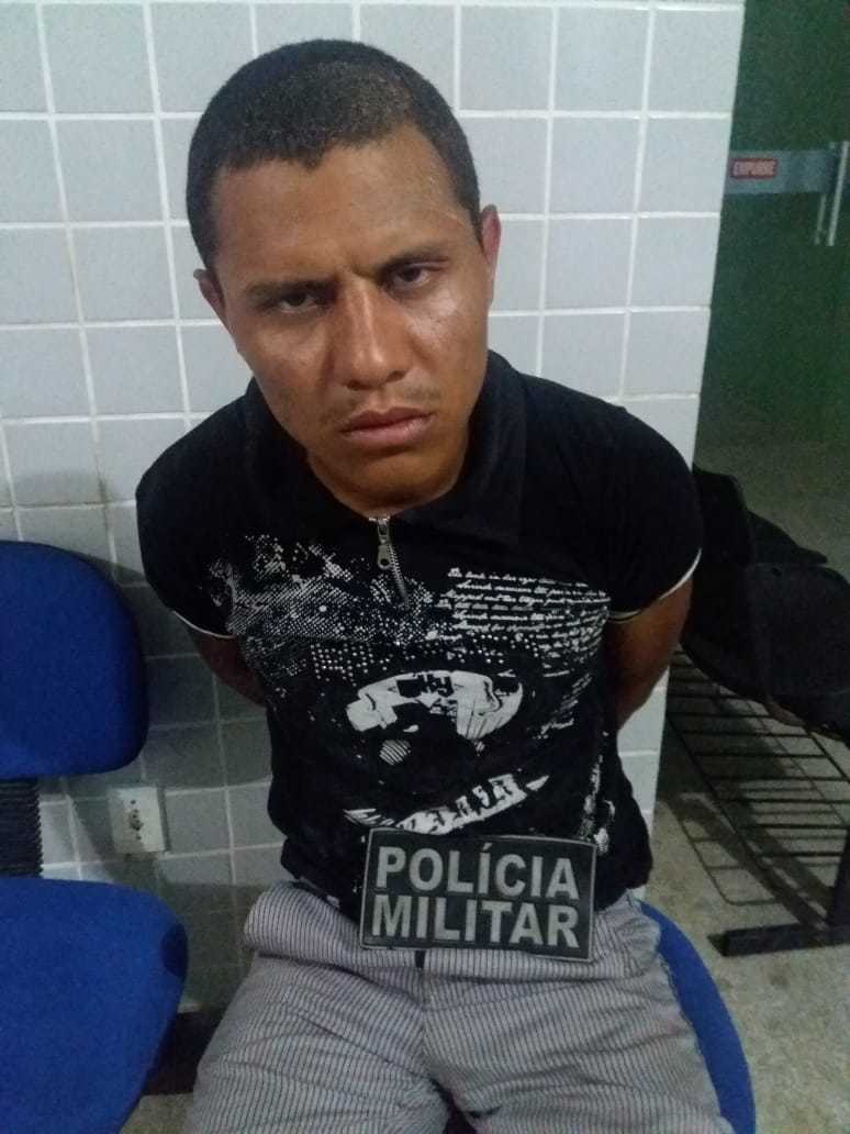 Pol Cia Militar Prende Suspeito De V Rios Assaltos Em Campo Maior